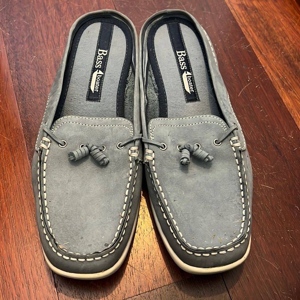 Bass blue boater slides. Size 7 1/2.